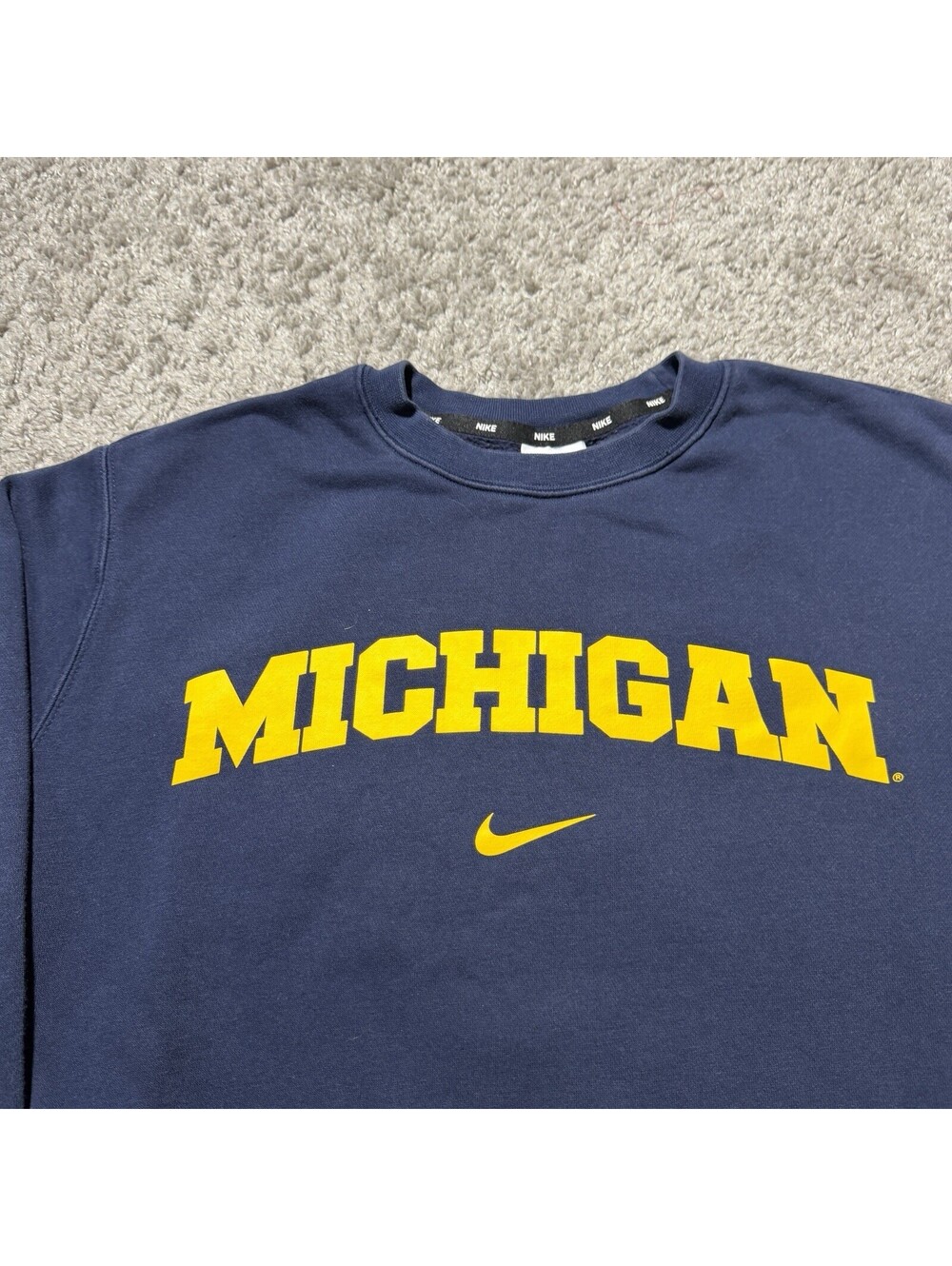 Nike Men's UM Michigan Wolverines Club Fleece Crewneck Sweatshirt Navy Large - Picture 2 of 7